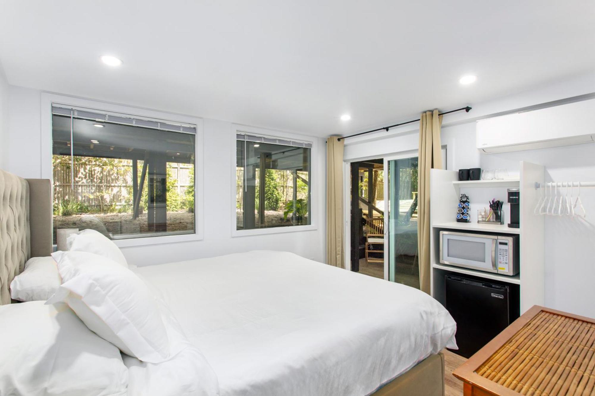 The Pines Men-Only Stay Fire Island Pines Exterior photo